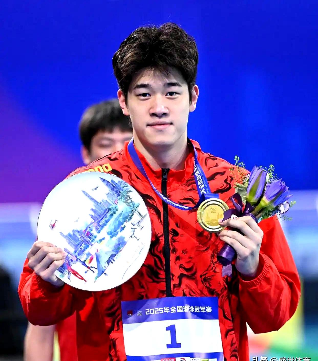 开云sport-关于美国游泳健将再度登顶打破世界纪录获取冠军的信息