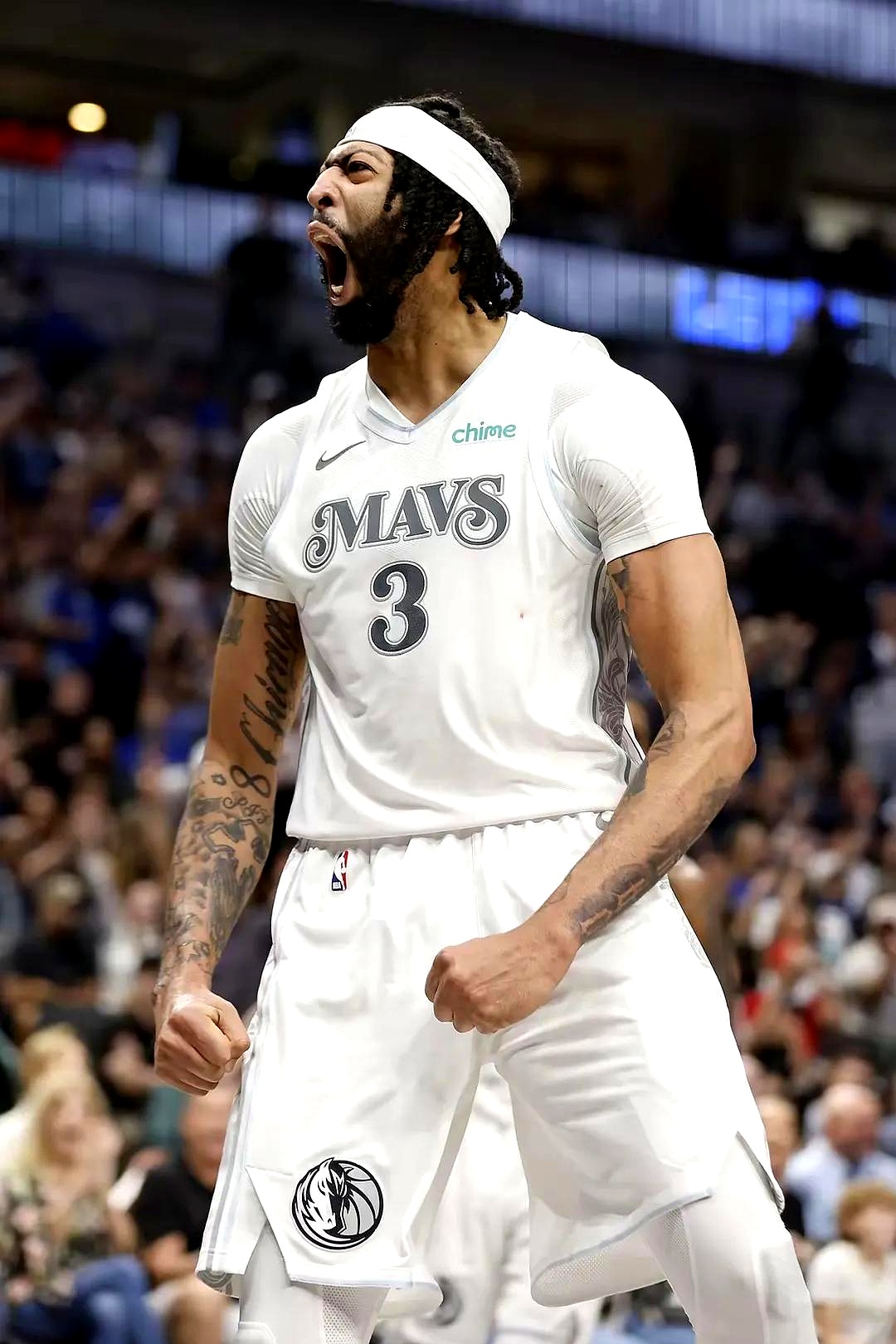 独行侠险胜雷霆,浓眉哥带队取胜 独行侠险胜雷霆,浓眉哥带队取胜