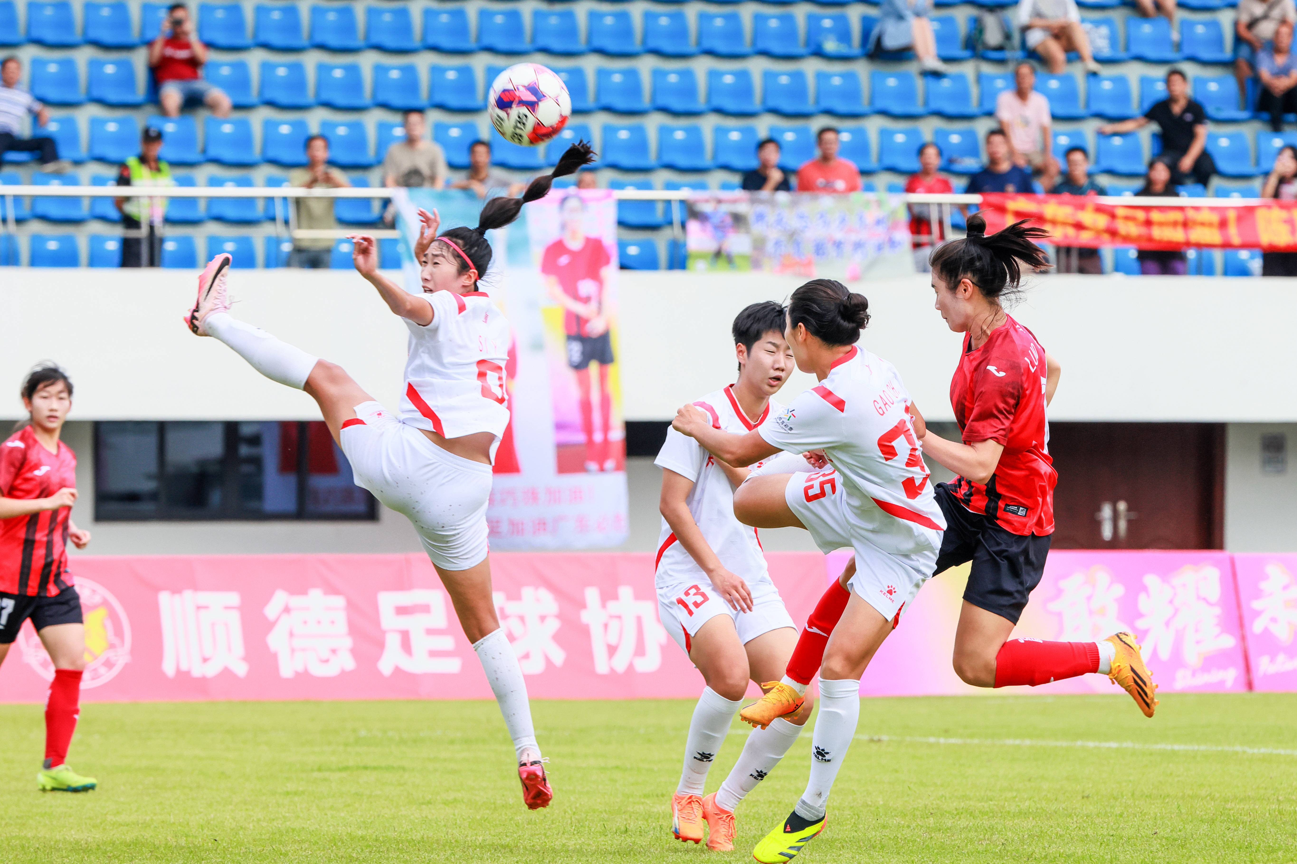 开云-全球球迷热情持续,女足赛事收视大增