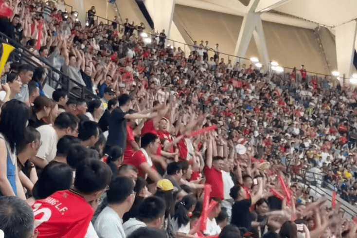 开云平台-足球赛场上的精彩表现,球迷欢呼不止