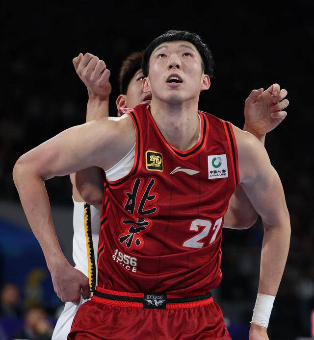 马刺轻取北京队,周琦刷新纪录 马刺轻取北京队,周琦刷新纪录