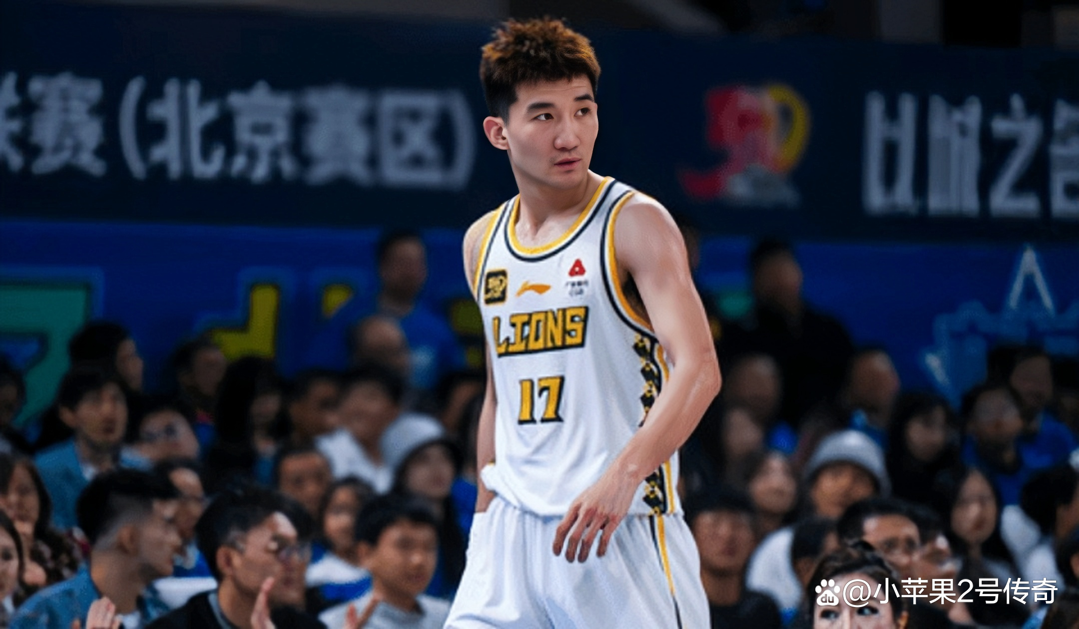 深圳队完胜湖人,孙铭徽点燃赛场 深圳队完胜湖人,孙铭徽点燃赛场