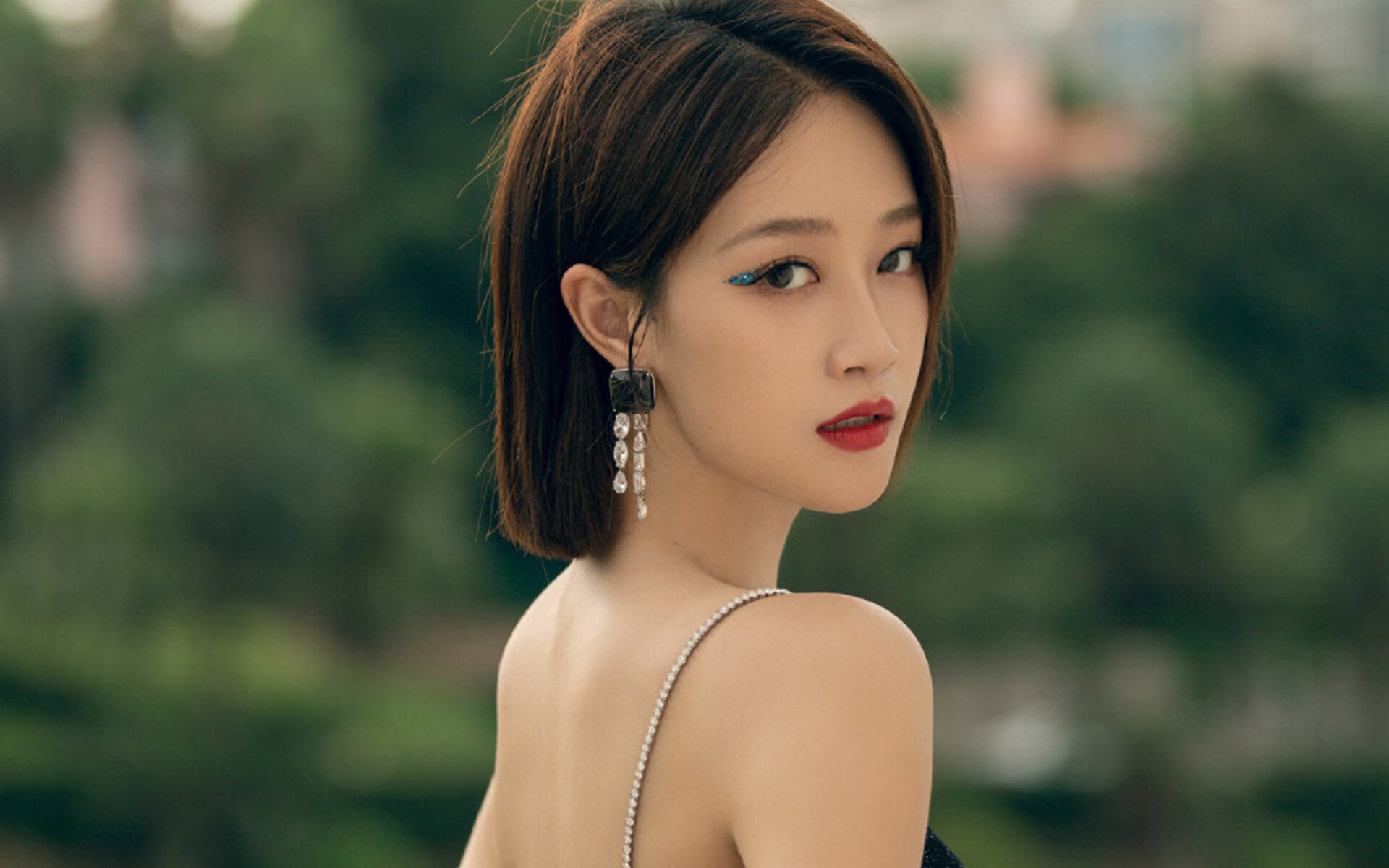 跨界体育奇迹，上海队篮球爆冷森林狼，范弗利特足球意甲接管战