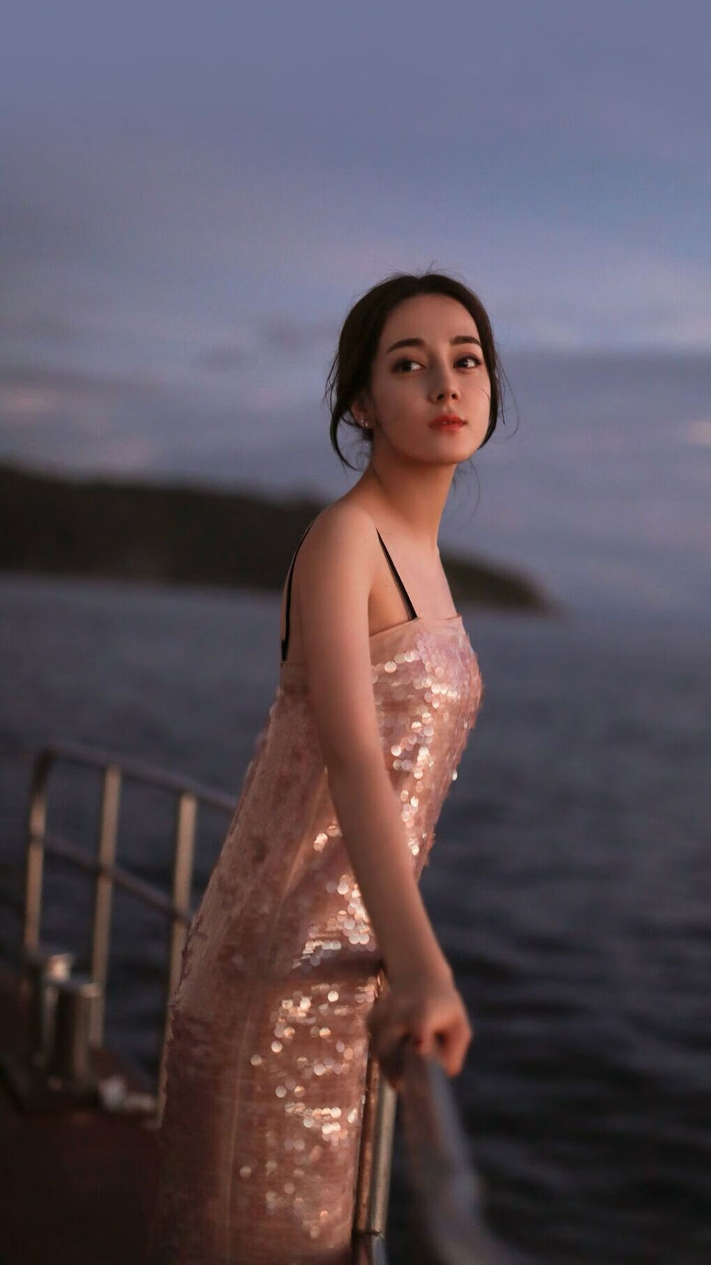 开云官网-绝杀映照凌晨四点的光!德罗赞37分撕裂浙江,76人险胜背后的孤勇赞歌